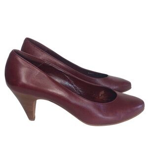 VINTAGE 80s Bass Burgundy Wine Almond Toe Stacked Wooden Heel Pumps Size 9 M